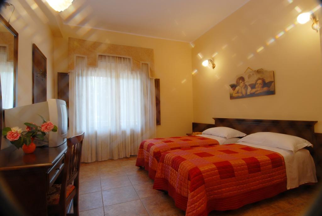 סרה סן ברונו Hotel La Fontanella מראה חיצוני תמונה